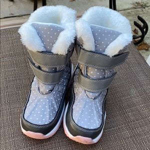 Girls snow boots